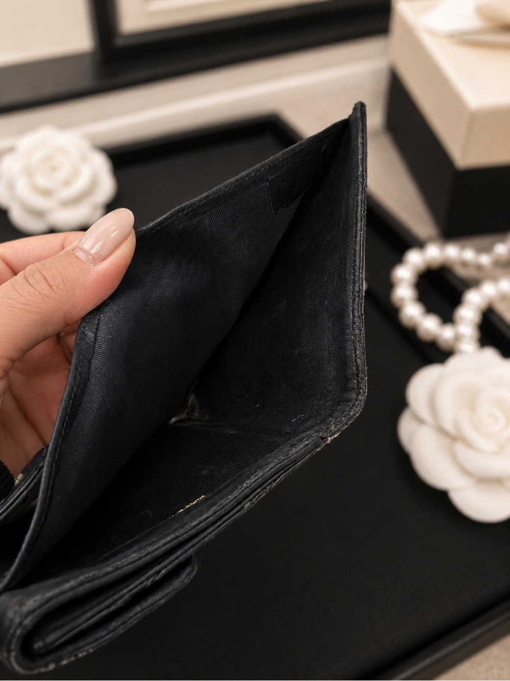 Chanel Quilted Lambskin Envelope Wallet - Black - Picture 4 of 6